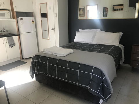 Dover Motel - Accommodation QLD 0