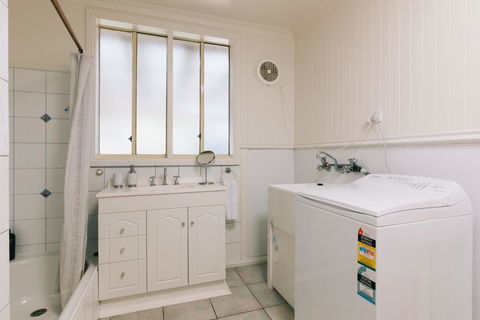DOVESTONES BY THE SEA - INVERLOCH - Accommodation QLD 2