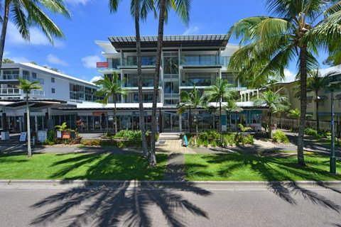 Drift Beachfront Condos - Accommodation QLD 0