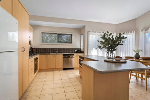 DRIFTWOOD VILLA - Free Wifi, Walk To Beach - Accommodation QLD 3