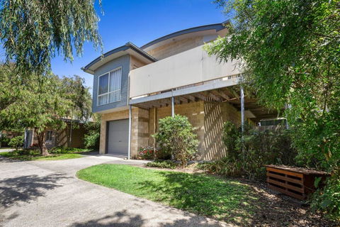 DRIFTWOOD VILLA - Free Wifi, Walk To Beach - Accommodation QLD 0