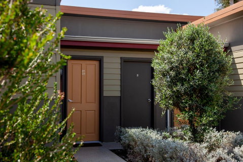 Duke's Inn - Accommodation QLD 1
