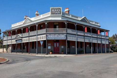 Duke's Inn - Accommodation QLD 0