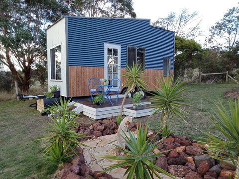 Dyl & Lil's Tiny House On Wheels - Accommodation QLD 0