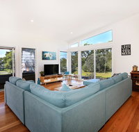 Eagleview - Pet Friendly - 4 Min Walk to Beach - Accommodation QLD