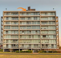 Ebbtide 38 - On The Beach - Accommodation QLD