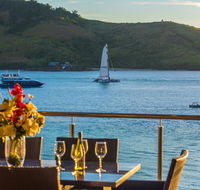 Edge 2 Ocean Front Luxury 3 Bedroom Split Level Spacious With Sofa Bed  Buggy - Accommodation QLD