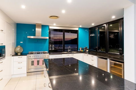 Edge Apartments - Accommodation QLD 3