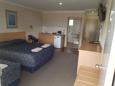 Edward Parry Motel And Apartments - Accommodation QLD 3