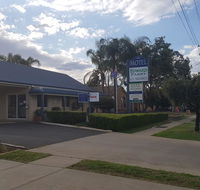 Edward Parry Motel and Apartments - Accommodation QLD