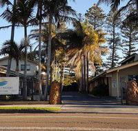 El Lago Tourist Park - Accommodation QLD