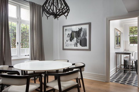 Elegant 3-Bed Heritage House Near Parks And Cafes - Accommodation QLD 2