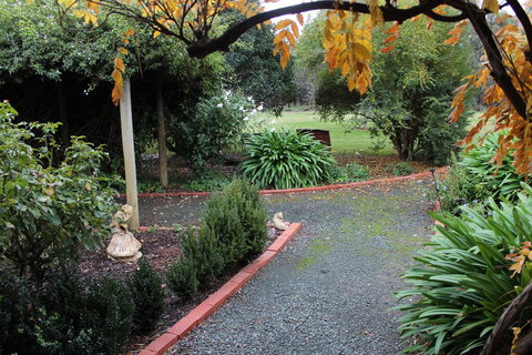 Elinike Guest Cottages - Accommodation QLD 2