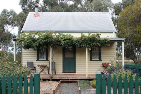 Elinike Guest Cottages - Accommodation QLD 3