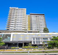 Elite elegance 2BRHamilton APT with Parking - Accommodation QLD