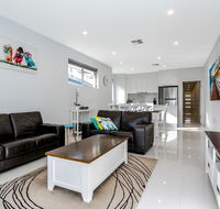 Ella House Adelaide - Accommodation QLD