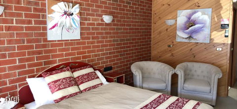 Elms Motor Inn - Accommodation QLD 1