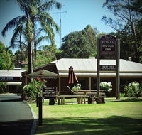 Eltham Motor Inn - Accommodation QLD