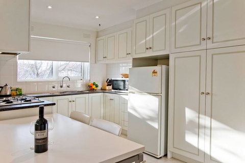 Elwood Seaside 2 Bed Retreat - Accommodation QLD 1