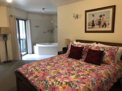 Emerald Creek Cottages - Accommodation QLD 2