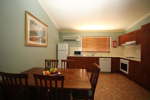 Emerald Explorers Inn - Accommodation QLD 3