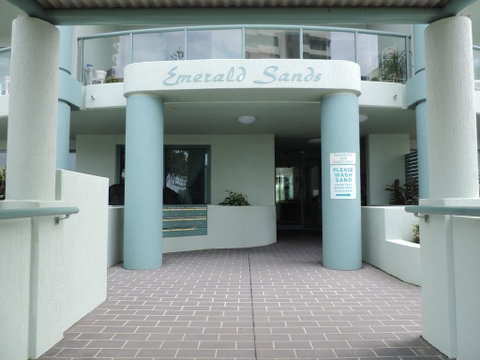Emerald Sands Holiday Apartments - Accommodation QLD 1