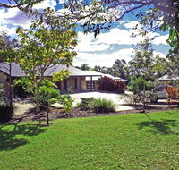 Emeraldene Inn  Eco-Lodge - Accommodation QLD