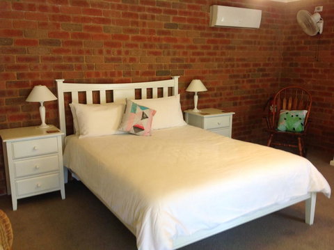 Emeu Inn Bed & Breakfast - Accommodation QLD 1