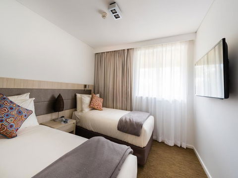 Emu Walk Apartments - Accommodation QLD 2