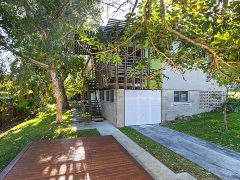 Endless Summer - Accommodation QLD 0