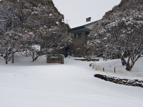Eremo Lodge 2 - Accommodation QLD 1