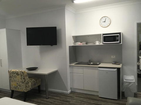 Escape On Lake - Accommodation QLD 1