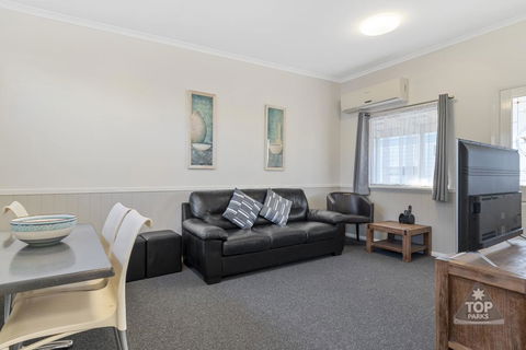 Esperance Bay Holiday Park - Accommodation QLD 1