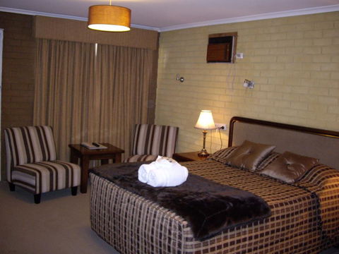 Estelle Kramer Motel - Accommodation QLD 2