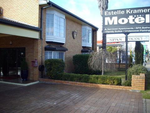 Estelle Kramer Motel - Accommodation QLD 1