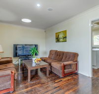 Exclusive Handy Holiday House - Accommodation QLD