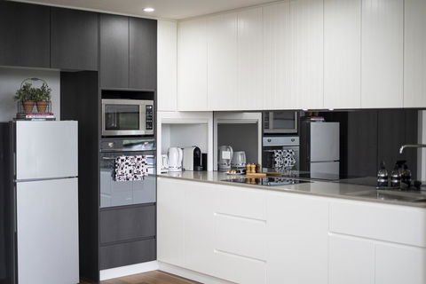 Executive City-centre Apartment With Parking - Accommodation QLD 1