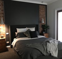 Executive Villa private 2 bedroom in ideal location - Accommodation QLD