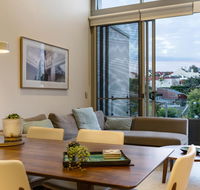 Explore Sydney from a peaceful modern apartment - Accommodation QLD