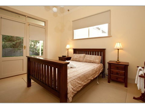 Fairholme Townhouse - Accommodation QLD 3