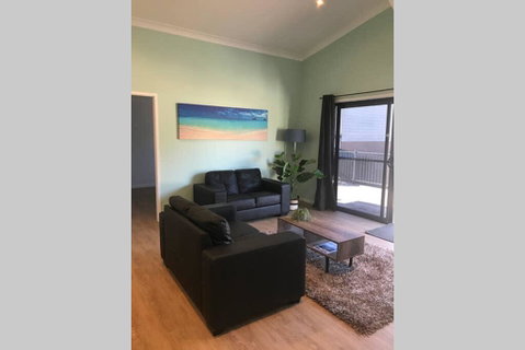 FAIRVIEW COTTAGE 25B - Waterfront Accommodation - Accommodation QLD 1