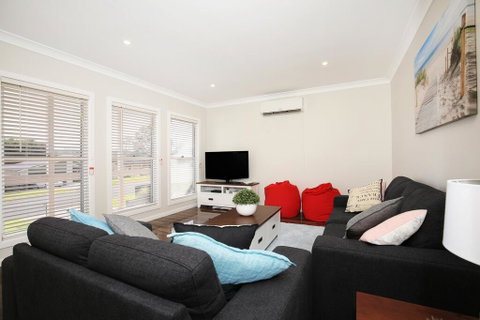 Fairways - 10 Mins To Hyams Beach - Accommodation QLD 0