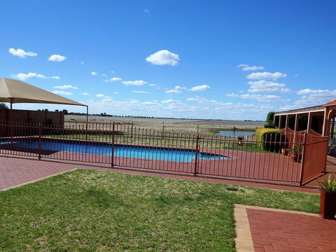 Fairways Bed & Breakfast At Jerilderie - Accommodation QLD 1