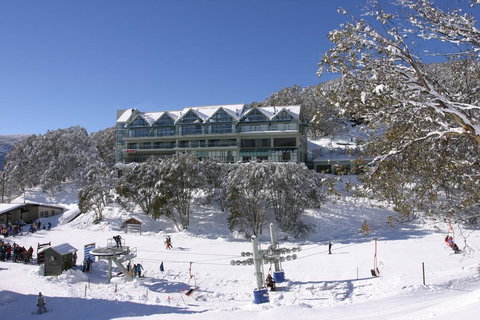 Falls Creek Country Club - Accommodation QLD 0