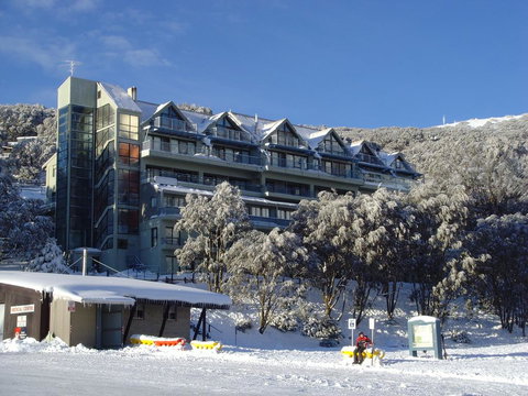Falls Creek Country Club - Accommodation QLD 2