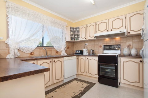 FAMILY GETAWAY - DROMANA - Accommodation QLD 2