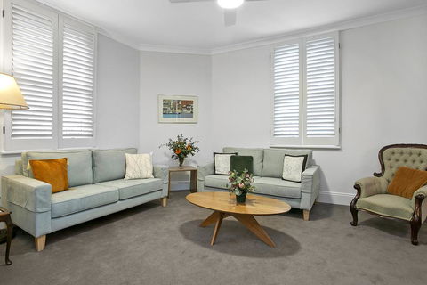 Family Terrace Home Minutes From Oxford Street And CBD - Accommodation QLD 0