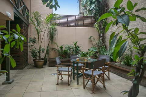 Family Terrace Home Minutes From Oxford Street And CBD - Accommodation QLD 2