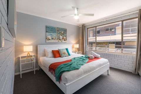 Family, Romance, Fun On Kings Beach - Accommodation QLD 3