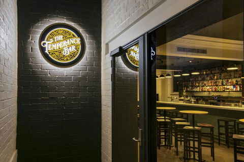 Farmers Home Hotel - Accommodation QLD 1